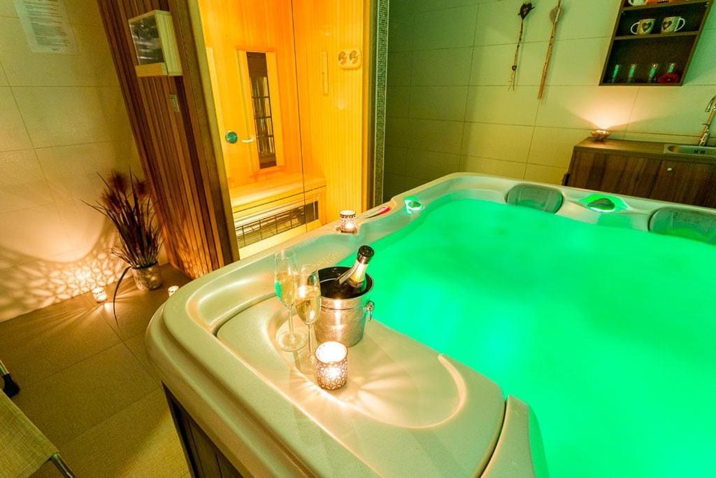 Hotel Aina Boutique 3*