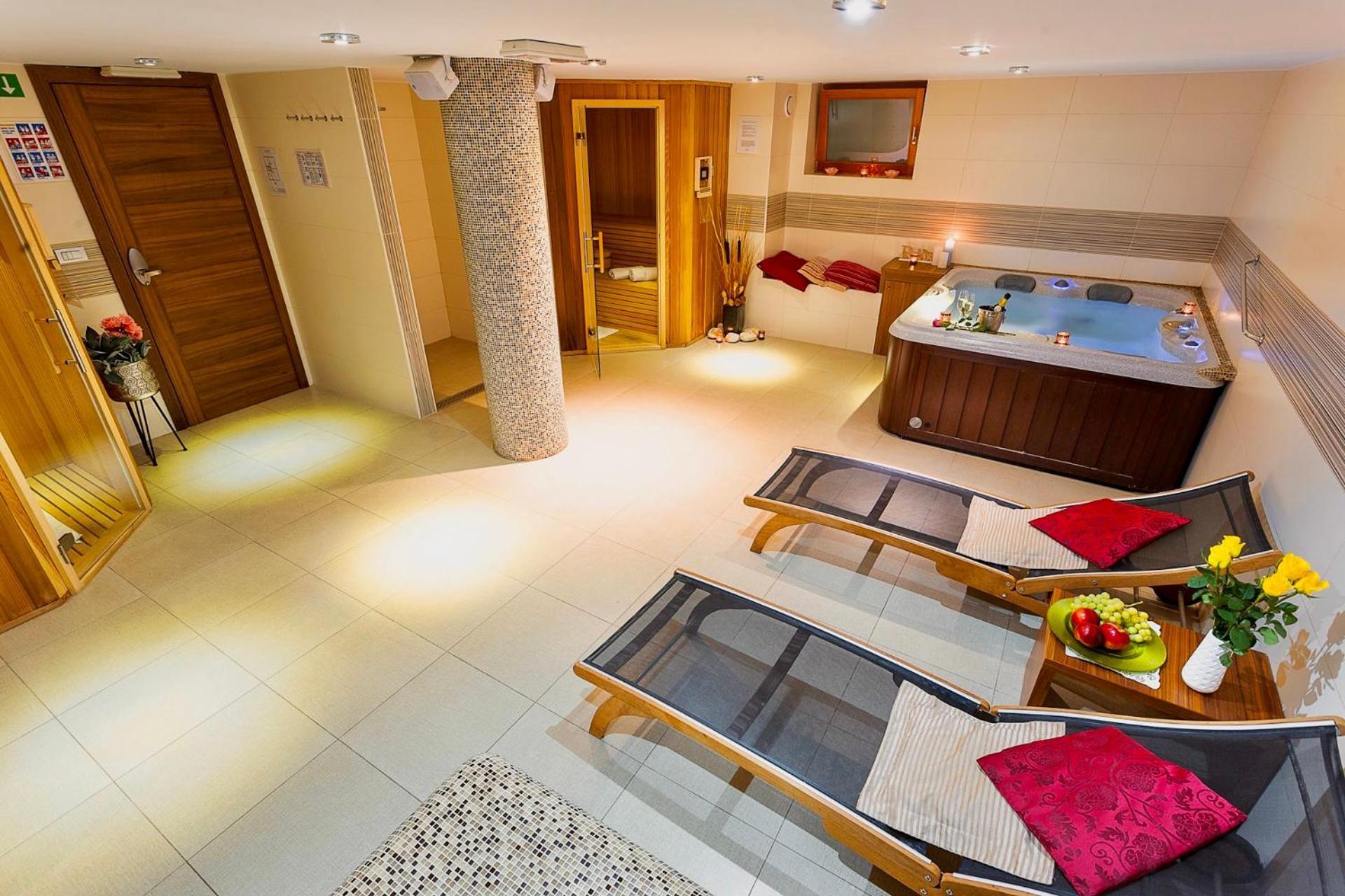 Hotel Aina Boutique 3*